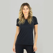 Carregar imagem no visualizador da galeria, Model Front: Uv Line Fitness Haut Sport Fit Fem Preto Upf50+
