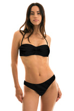 Carregar imagem no visualizador da galeria, Model Front: Rio De Sol Haut Top Preto Bandeau-Pli
