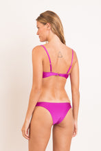 Carregar imagem no visualizador da galeria, Model Back: Rio De Sol Haut Top Shimmer-Gaia Bandeau-Joy
