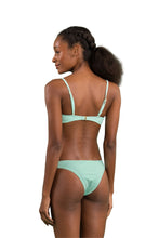 Carregar imagem no visualizador da galeria, Model Back: Rio De Sol Haut Top Malibu-Menta Bandeau-Duo
