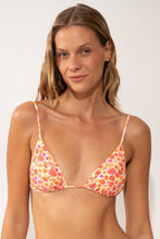 Carregar imagem no visualizador da galeria, Gallery: Rio De Sol Haut Top Ditsy-Butter Lia
