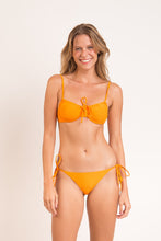 Carregar imagem no visualizador da galeria, Model Front: Rio De Sol Haut Top Dots-Mango Balconet-Tie
