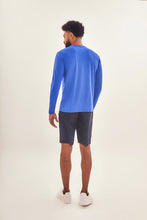 Carregar imagem no visualizador da galeria, Model Back: Uv Line T-Shirt Longsleeve Uvpro Brasil Masc Cobalto Upf50+
