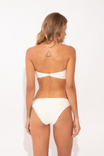 Carregar imagem no visualizador da galeria, Model Back: Rio De Sol Bas Bottom Junco-Offwhite Essential-Comfy
