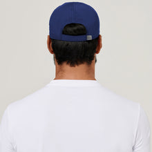 Carregar imagem no visualizador da galeria, Model Back: Uv Line Casquette Cap Uv Pro Masc Navy Blue Upf50+
