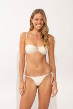 Carregar imagem no visualizador da galeria, Model Front: Rio De Sol Bas Bottom Malibu-Natural Cheeky-Tie

