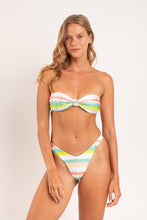 Carregar imagem no visualizador da galeria, Model Front: Rio De Sol Ensemble Set Revelry Bandeau-Joy Cali

