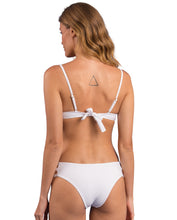 Carregar imagem no visualizador da galeria, Image 07: Rio De Sol Ensemble Set Bora-White Bra-Trio Madrid-Trio
