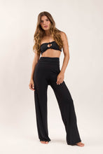 Carregar imagem no visualizador da galeria, Model Front: Rio De Sol Pantalon De Plage Black Pants Knot

