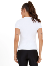 Carregar imagem no visualizador da galeria, Model Back: Alto Giro Fitness Haut T-Shirt Skin Fit Make It Fun Branco Optico
