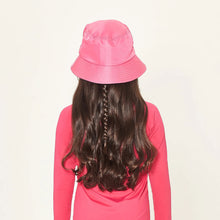 Carregar imagem no visualizador da galeria, Model Back: Uv Line Bob Basic Kids Pink Rosa Upf50+
