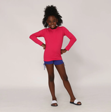 Carregar imagem no visualizador da galeria, Model Front: Uv Line T-Shirt Longsleeve Uvpro Kids Pink Upf50+
