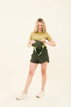 Carregar imagem no visualizador da galeria, Bag-Foldable Windbreaker Jacket Verde Militar
