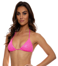 Carregar imagem no visualizador da galeria, Image 02: Luli Fama Haut Top Wavy Ruched Bella Metallic Hot Pink
