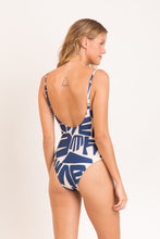 Carregar imagem no visualizador da galeria, Model Back: Rio De Sol Une Pièce Pottery Hype
