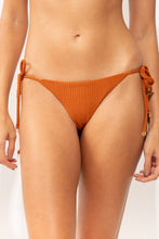 Carregar imagem no visualizador da galeria, Gallery: Rio De Sol Bas Bottom Ferrugo Cheeky-Tie
