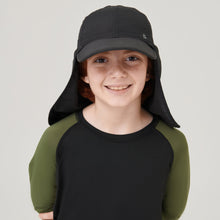 Carregar imagem no visualizador da galeria, Model Front: Uv Line Casquette Cap Legionario Teens Inf Black Upf50+
