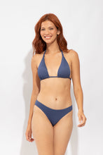 Carregar imagem no visualizador da galeria, Model Front: Rio De Sol Bas Bottom Carmel-Blue Essential-Comfy
