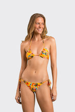 Carregar imagem no visualizador da galeria, Model Front: Rio De Sol Ensemble Set Stories Tri-Inv Ibiza-Comfy
