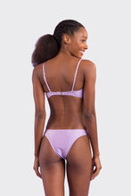 Carregar imagem no visualizador da galeria, Model Back: Rio De Sol Haut Top Shimmer-Harmonia Bandeau-Joy
