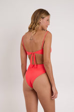 Carregar imagem no visualizador da galeria, Model Back: Rio De Sol Ensemble Set Malibu-Folia Bandeau-Iris Highwaist-Spin-Iris
