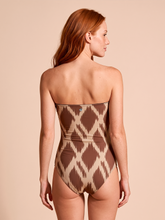 Carregar imagem no visualizador da galeria, Model Back: Uv Line Une Pièce Swimsuit Bandeau Diamond Upf50+
