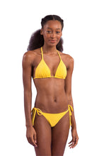 Carregar imagem no visualizador da galeria, Model Front: Rio De Sol Ensemble Set Malibu-Yellow Tri-Inv Cheeky-Tie
