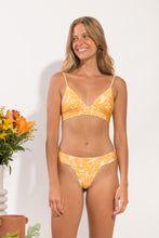 Carregar imagem no visualizador da galeria, Model Front: Rio De Sol Haut Top Sunny-Forest Tri-Cos
