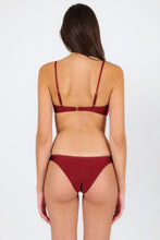 Carregar imagem no visualizador da galeria, Model Back: Rio De Sol Ensemble Set Shimmer-Divino Bandeau-Knot Essential
