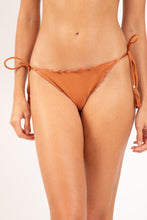 Carregar imagem no visualizador da galeria, Gallery: Rio De Sol Bas Bottom Shimmer-Nocciola Frufru
