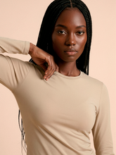 Carregar imagem no visualizador da galeria, Image 06: Uv Line T-Shirt Longsleeve Fem New Fit Sand Upf50+
