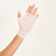 Carregar imagem no visualizador da galeria, Model Back: Uv Line Gants Short Gloves Anti-Aging Uni Nude Upf50+
