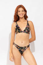 Carregar imagem no visualizador da galeria, Model Front: Rio De Sol Bas Bottom Flora Essential-Comfy
