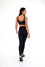 Carregar imagem no visualizador da galeria, Model Back: Alto Giro Fitness Haut Top Bodytex Regata Preto
