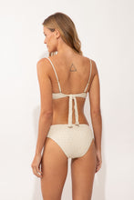 Carregar imagem no visualizador da galeria, Model Back: Rio De Sol Bas Bottom Brisa-Offwhite Essential-Comfy
