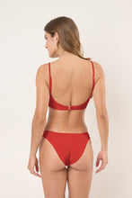 Carregar imagem no visualizador da galeria, Model Back: Rio De Sol Haut Top Shimmer-Liquor Paola
