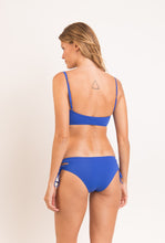 Carregar imagem no visualizador da galeria, Model Back: Rio De Sol Ensemble Set Oceano Bandeau-Reto Madrid

