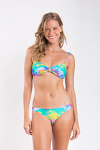 Carregar imagem no visualizador da galeria, Model Front: Rio De Sol Haut Top Fusion Bandeau-Joy
