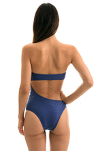 Carregar imagem no visualizador da galeria, Model Back: Rio De Sol Une Pièce Body Kiwanda Denim Rio

