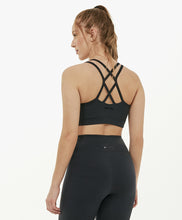 Carregar imagem no visualizador da galeria, Model Back: Alto Giro Fitness Haut Top Supplex Tiras Costas Preto
