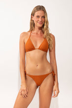 Carregar imagem no visualizador da galeria, Model Front: Rio De Sol Ensemble Set Ferrugo Tri-Inv Cheeky-Tie
