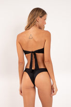 Carregar imagem no visualizador da galeria, Model Back: Rio De Sol Bas Bottom Shimmer-Black Nara
