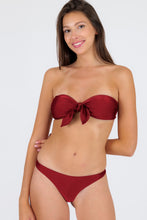 Carregar imagem no visualizador da galeria, Gallery: Rio De Sol Ensemble Set Shimmer-Divino Bandeau-Knot Nice-Fio
