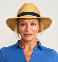 Carregar imagem no visualizador da galeria, Model Front: Uv Line Chapeau Panama Hat Shanghai Imp Uni Sand Black Upf50+
