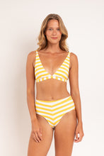 Carregar imagem no visualizador da galeria, Model Front: Rio De Sol Ensemble Set Sunshine Alba Lylou
