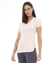 Carregar imagem no visualizador da galeria, Image 02: Alto Giro Fitness Haut T-Shirt Skin Fit Alongada Gola V Rosa Respire
