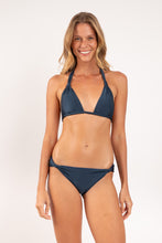Carregar imagem no visualizador da galeria, Model Front: Rio De Sol Haut Top Shimmer-Shark Mel
