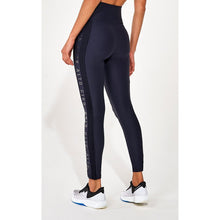 Carregar imagem no visualizador da galeria, Model Back: Alto Giro Fitness Bas Legging Light Co2 Recorte Jwinner Preto
