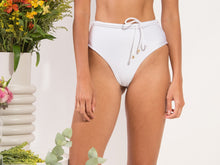 Carregar imagem no visualizador da galeria, Image 09: Rio De Sol Bas Bottom Shimmer-White Belted-High-Waist
