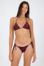 Carregar imagem no visualizador da galeria, Model Front: Rio De Sol Ensemble Set Barolo Tri-Inv Cheeky-Tie
